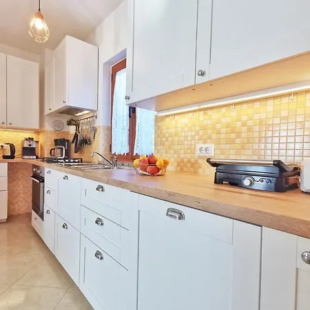 Artemis Apartment