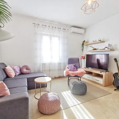 Artemis Apartment *