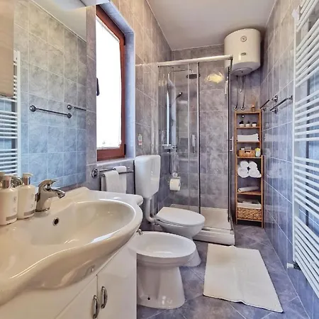 Apartament Artemis *